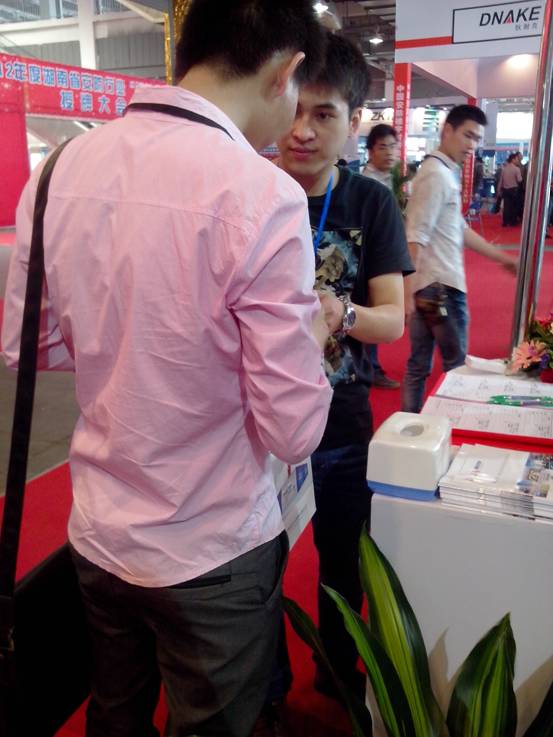 魅力長沙 風采依舊——雅迅達屏顯天下84寸監(jiān)視器驚艷亮相